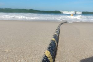 Huties dañan cables submarinos del mar rojo